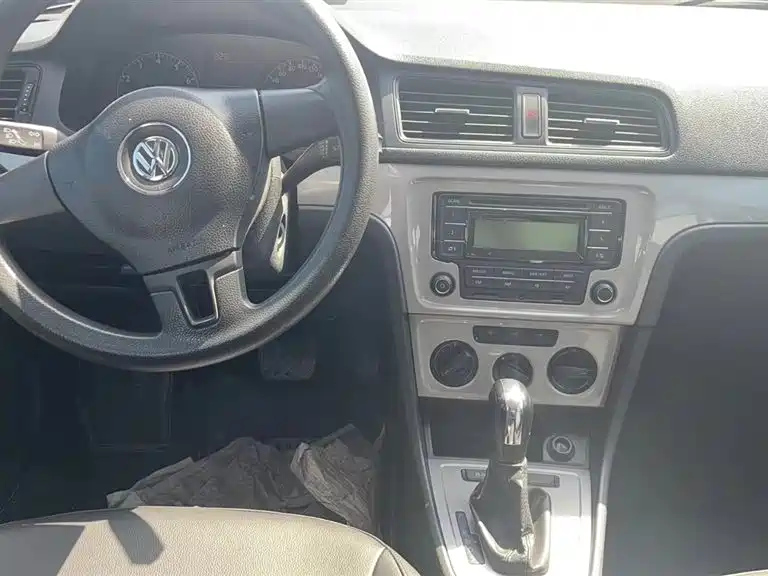 VOLKSWAGEN LAVIDA 2013