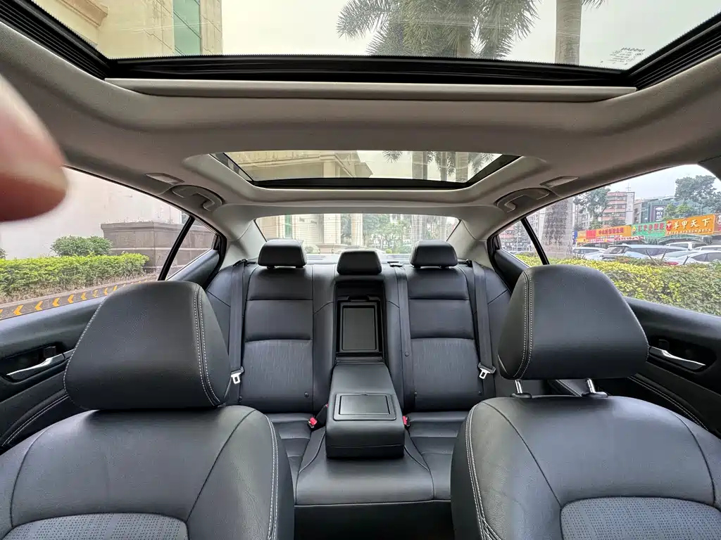 NISSAN TEANA 2022