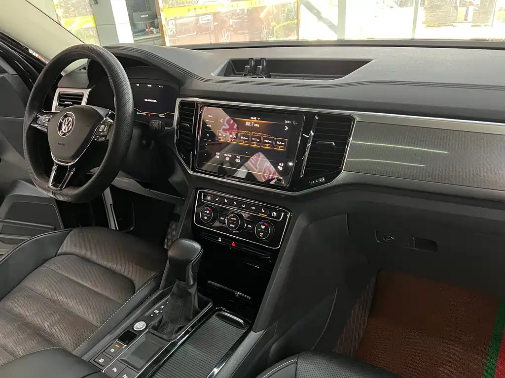 VOLKSWAGEN TOURAN 2021