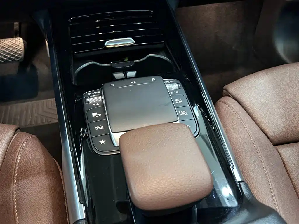 MERCEDES BENZ GLB 2022