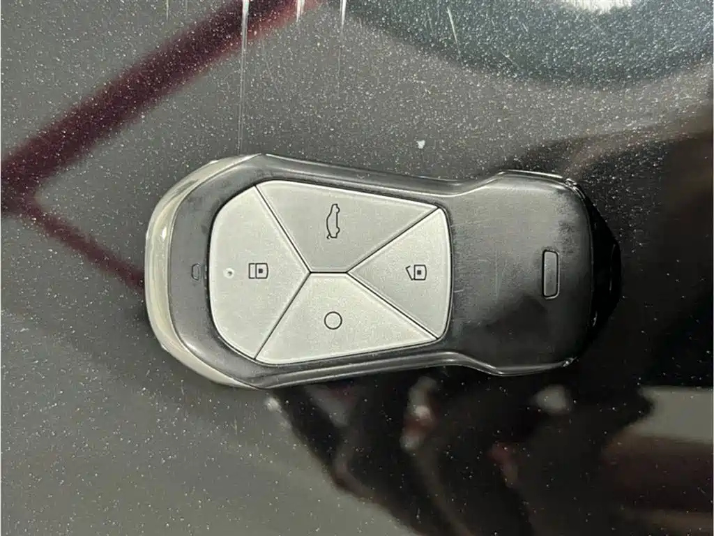 XPENG MOTORS P5 2023