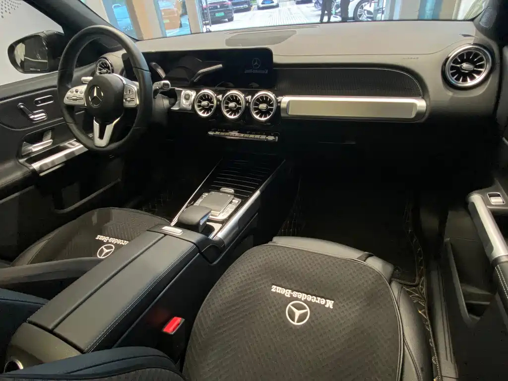 MERCEDES BENZ EQB 2022