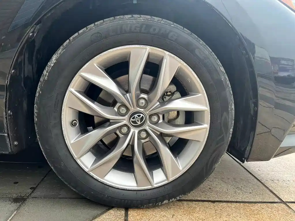 TOYOTA AVALON 2020