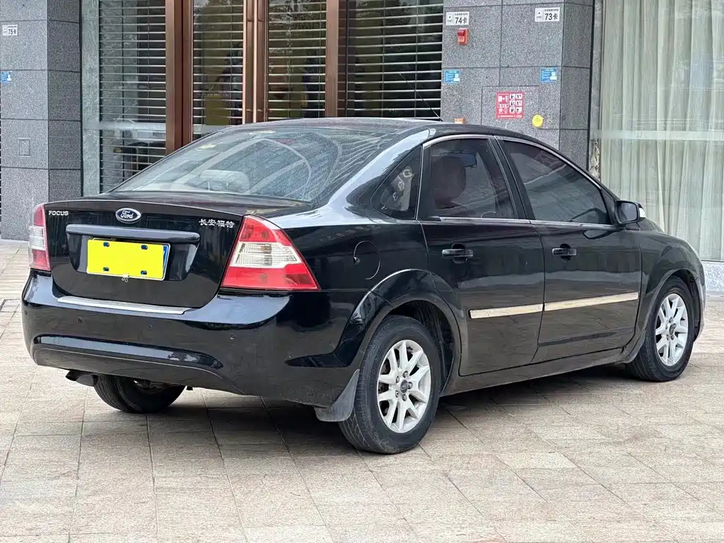 FORD FOCUS 2011