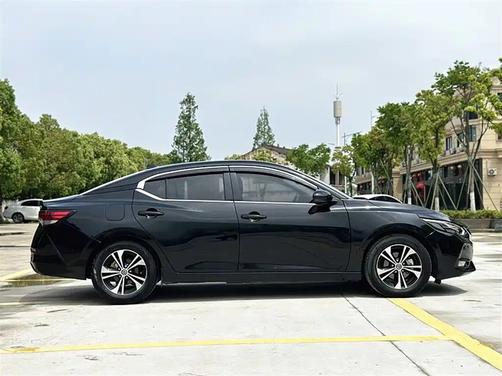 NISSAN SYLPHY 2020