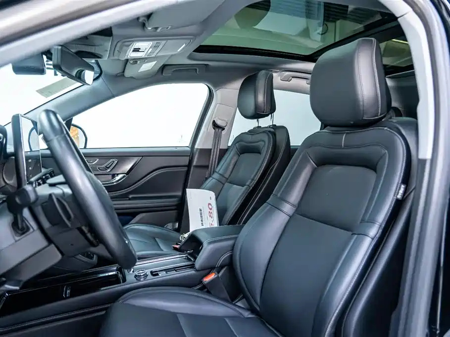 LINCOLN ADVENTURER 2022