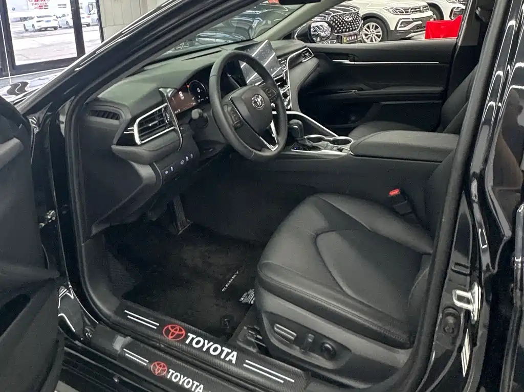 TOYOTA CAMRY 2024