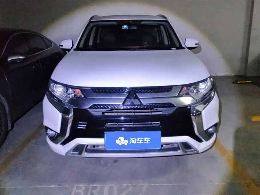 MITSUBISHI OUTLANDER 2021