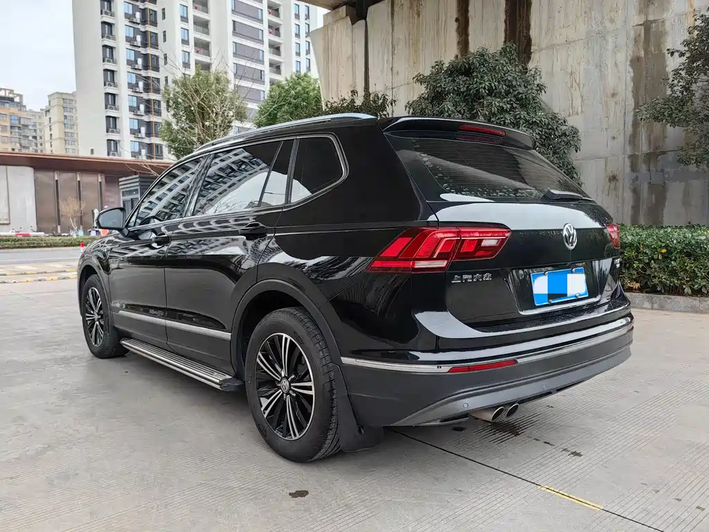 VOLKSWAGEN TIGUAN L 2020