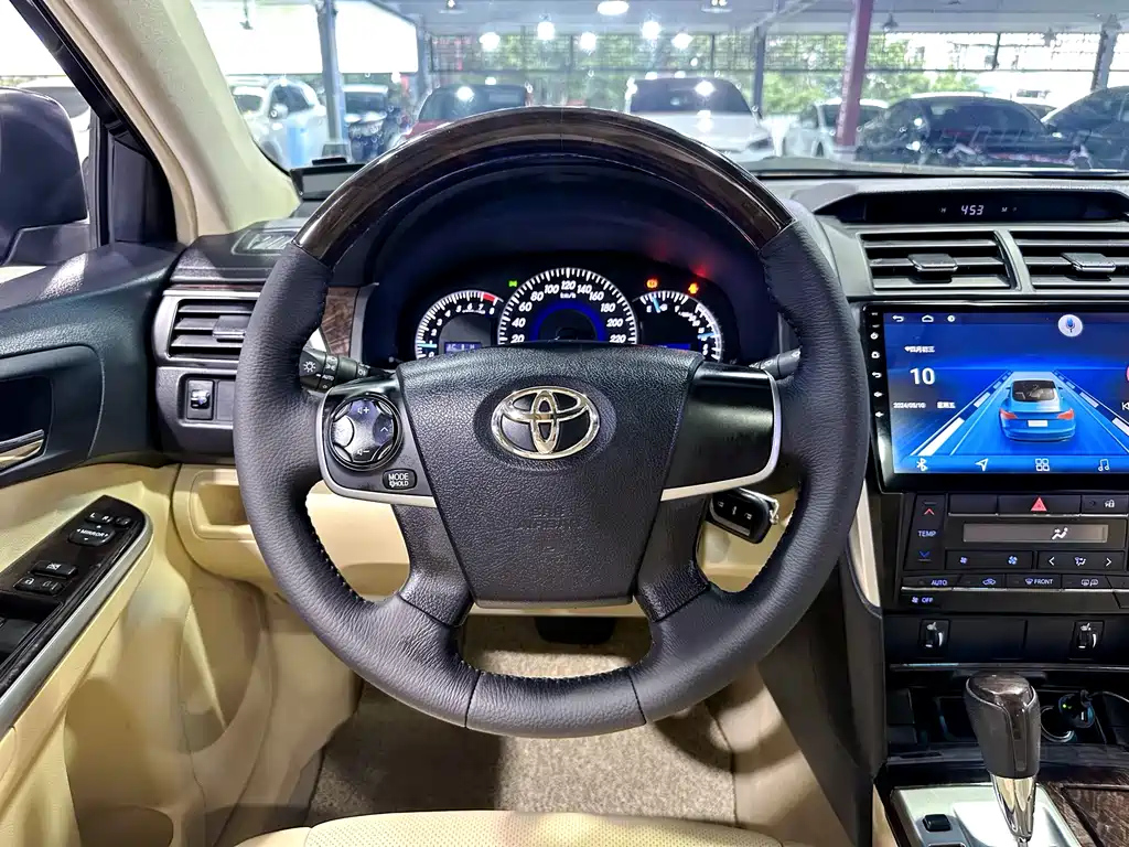 TOYOTA CAMRY 2016