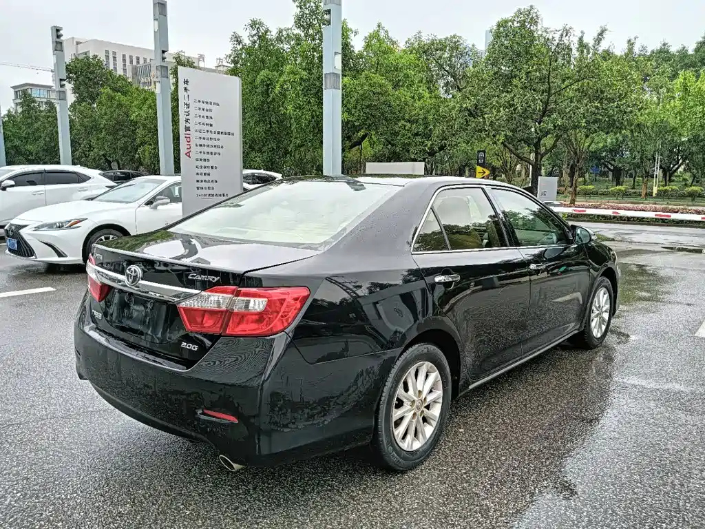 TOYOTA CAMRY 2014