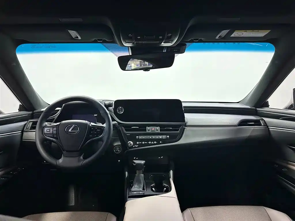 LEXUS ES 2023