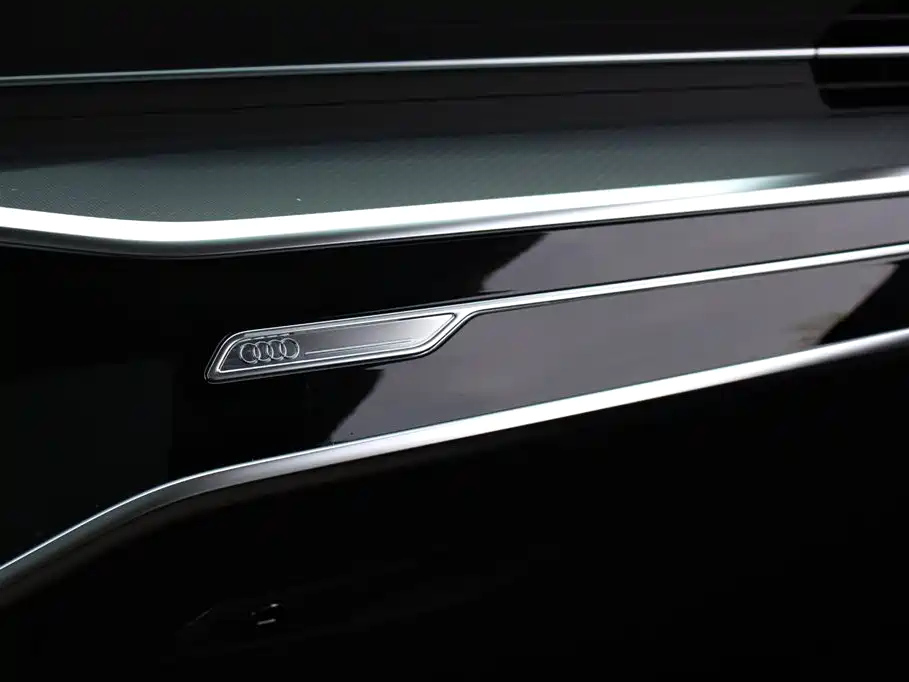 AUDI A7L 2023