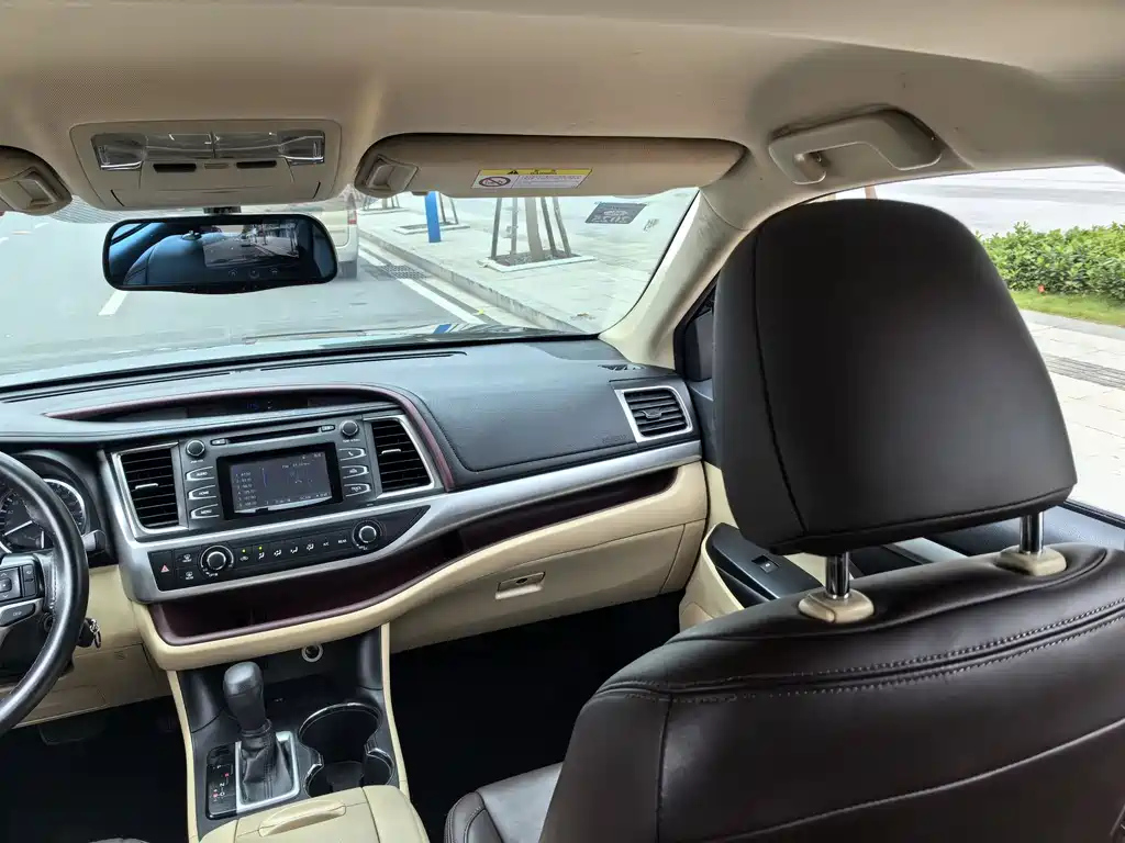 TOYOTA HIGHLANDER 2015