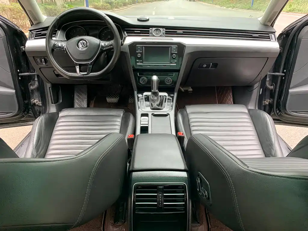 VOLKSWAGEN MAGOTAN 2019