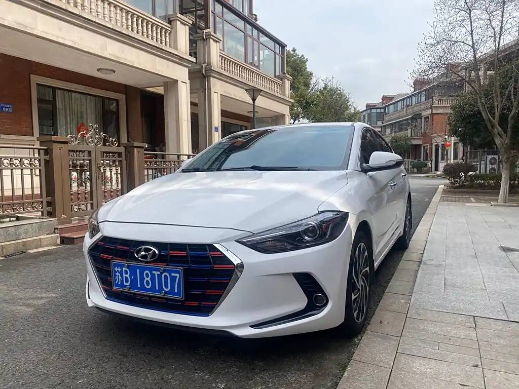 HYUNDAI ELANTRA 2019