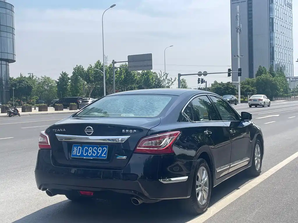 NISSAN TEANA 2013
