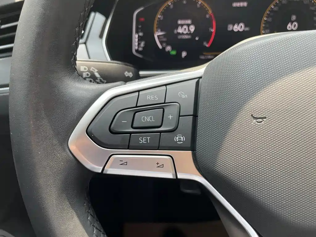 VOLKSWAGEN MAGOTAN 2021