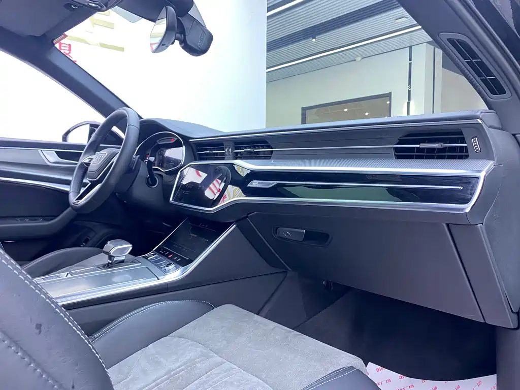 AUDI A6L 2023