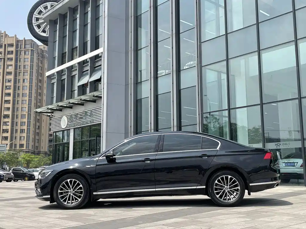VOLKSWAGEN MAGOTAN 2021