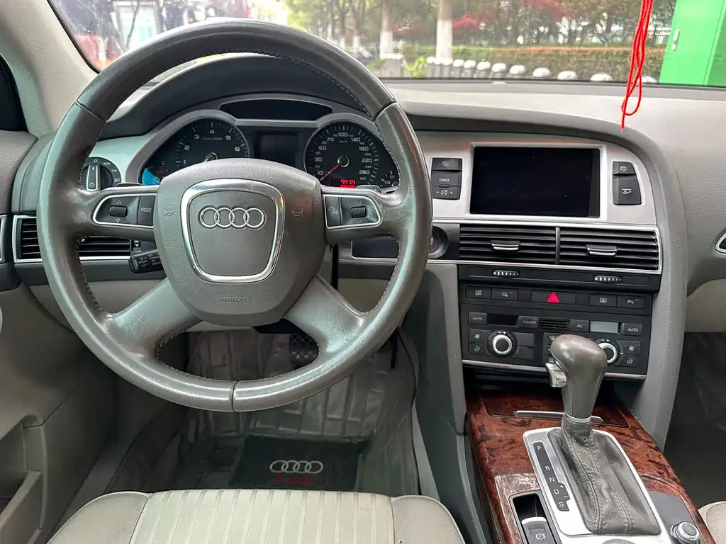 AUDI A6L 2010