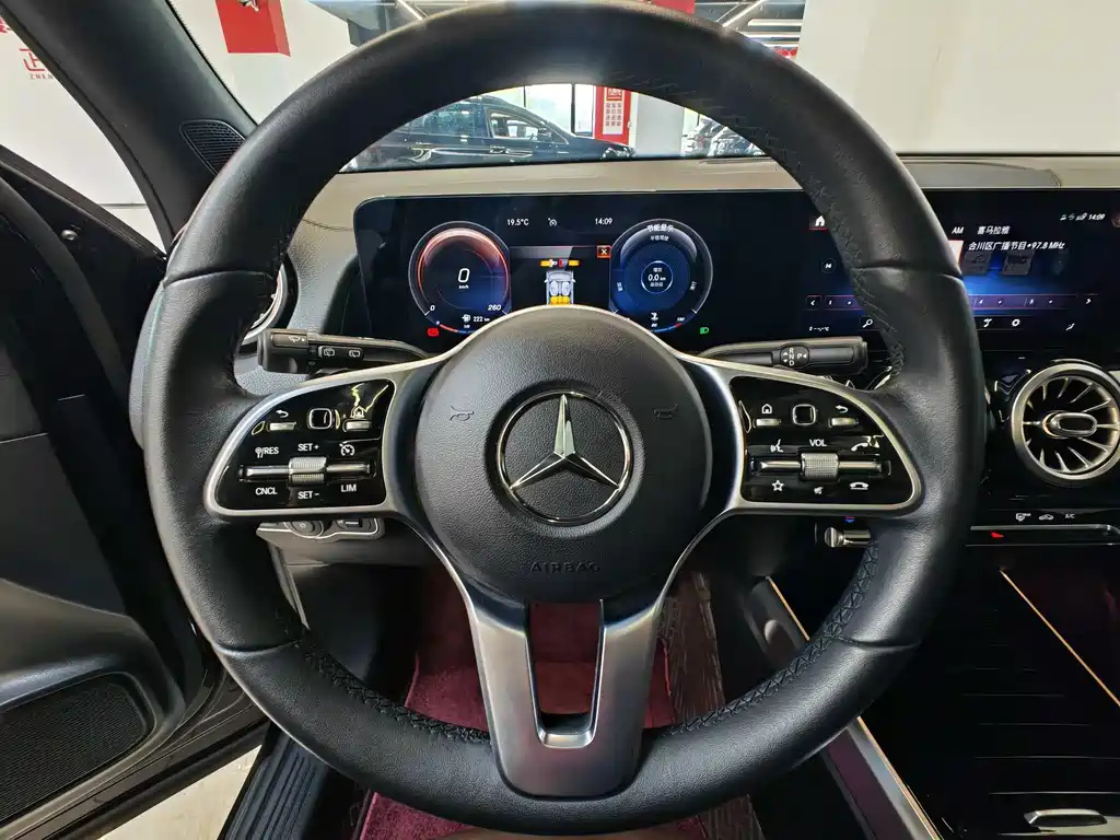 MERCEDES BENZ GLB 2022