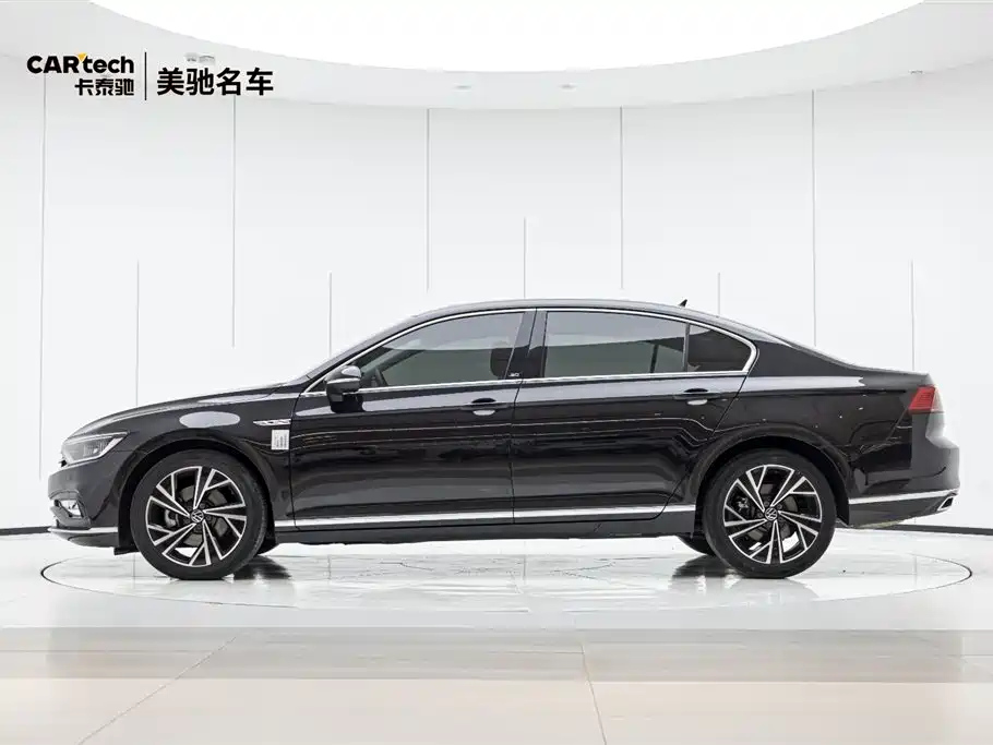 VOLKSWAGEN MAGOTAN 2021