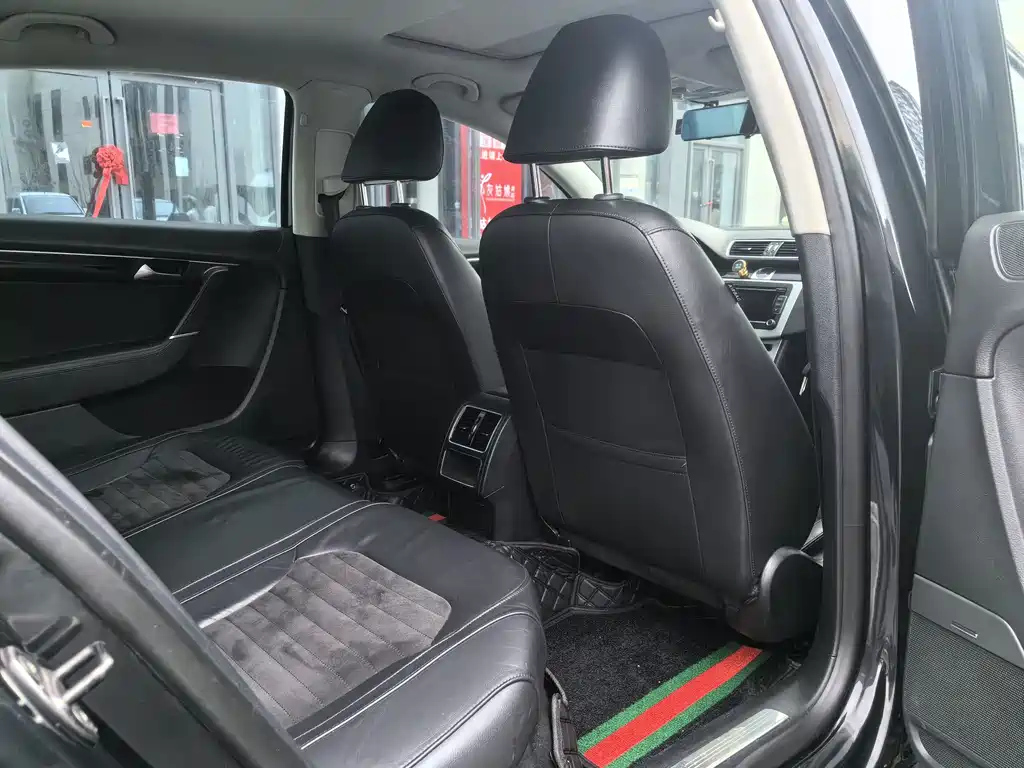 VOLKSWAGEN MAGOTAN 2014