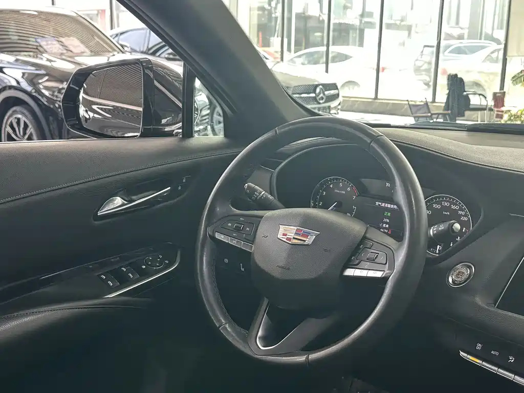 CADILLAC XT4 2021