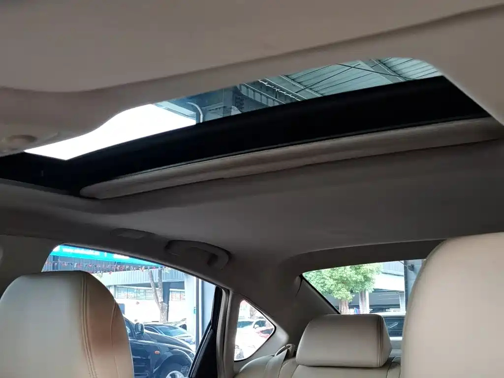 NISSAN TEANA 2012