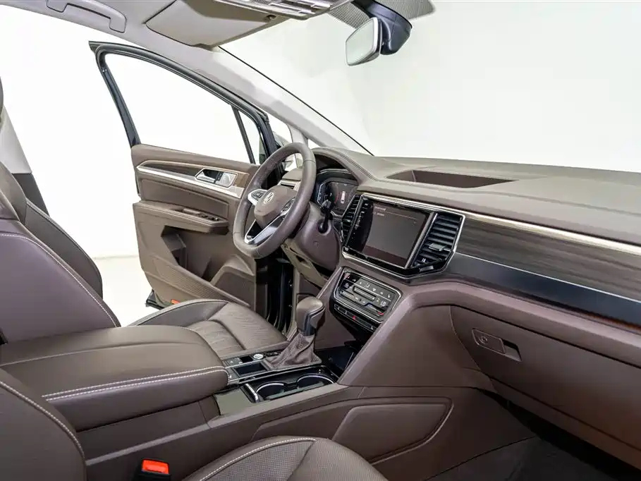 VOLKSWAGEN VILORAN 2021
