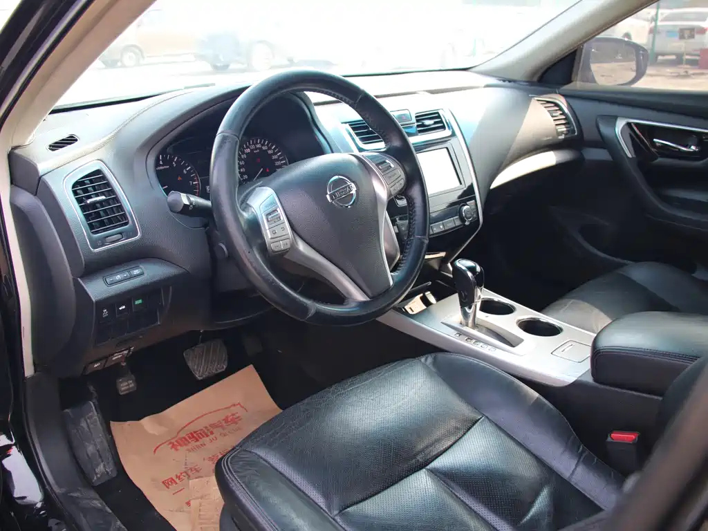 NISSAN TEANA 2018