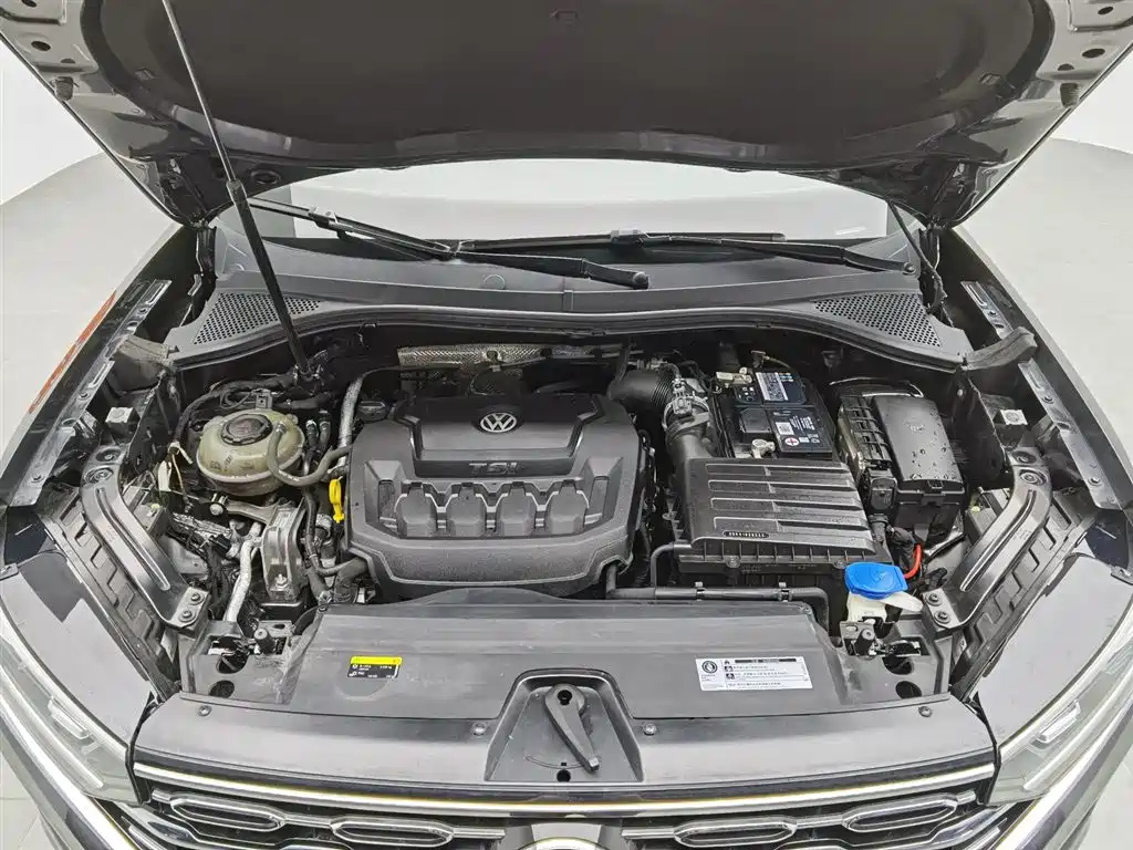 VOLKSWAGEN TAYRON 2020