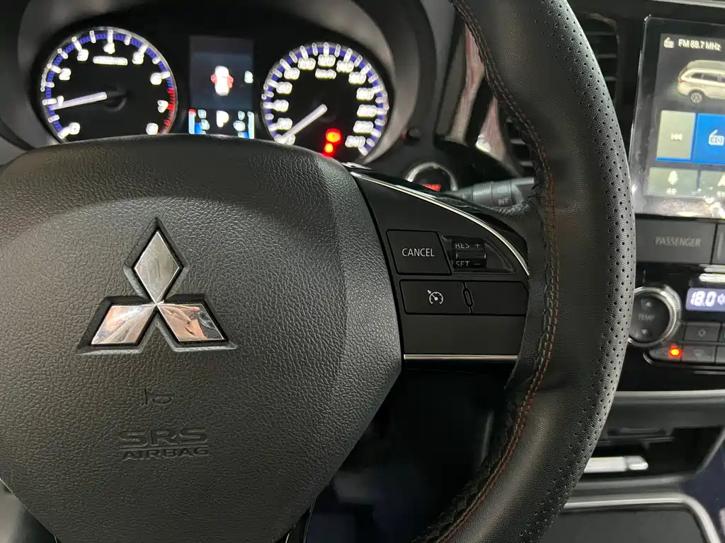 MITSUBISHI OUTLANDER 2022