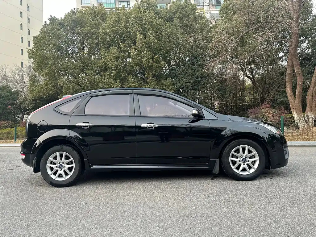 FORD FOCUS 2011