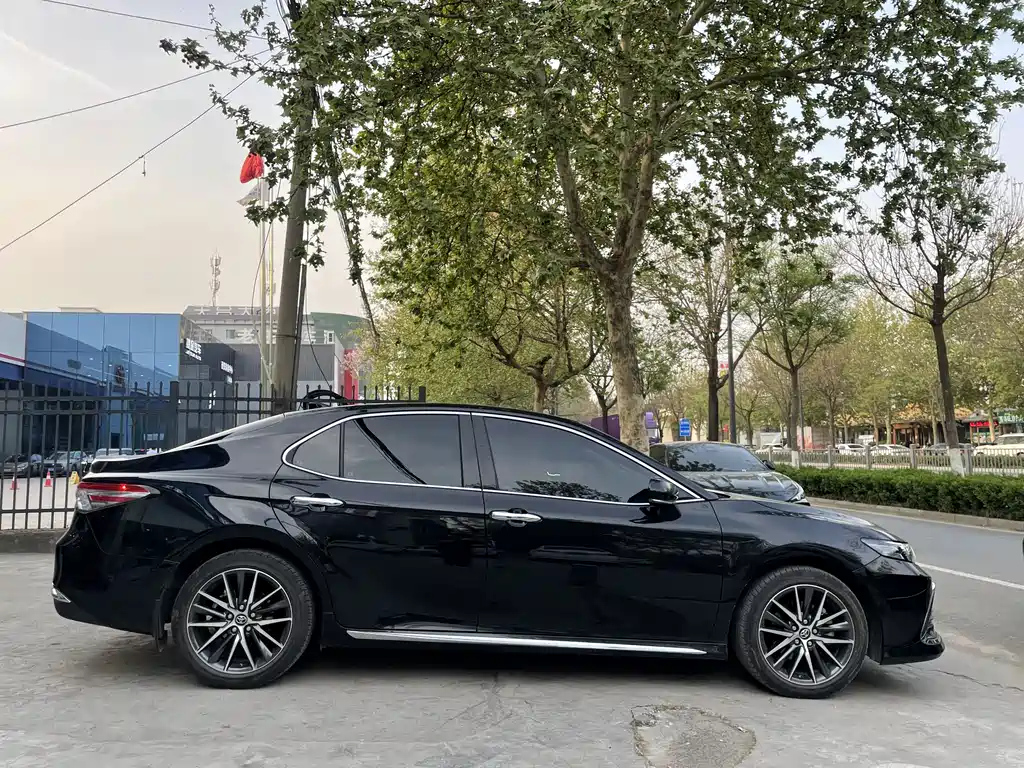 TOYOTA CAMRY 2023