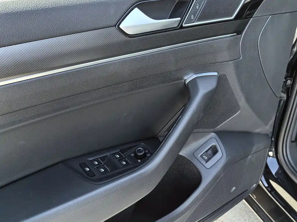 VOLKSWAGEN MAGOTAN 2020