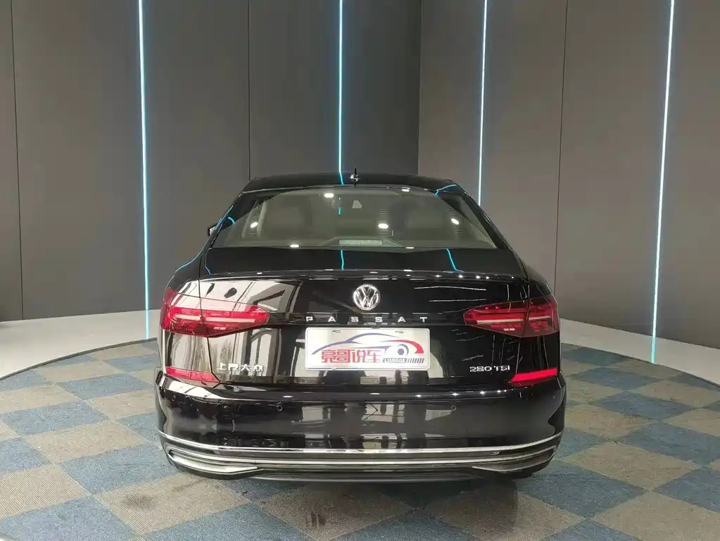 VOLKSWAGEN PASSAT 2020