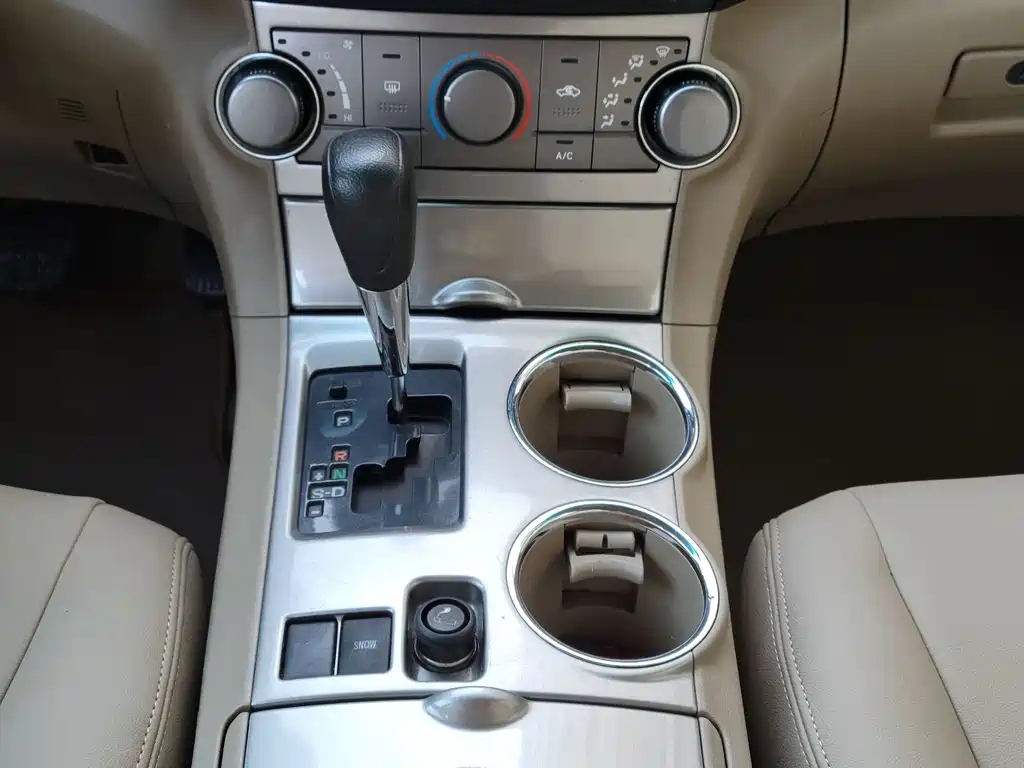 TOYOTA HIGHLANDER 2012