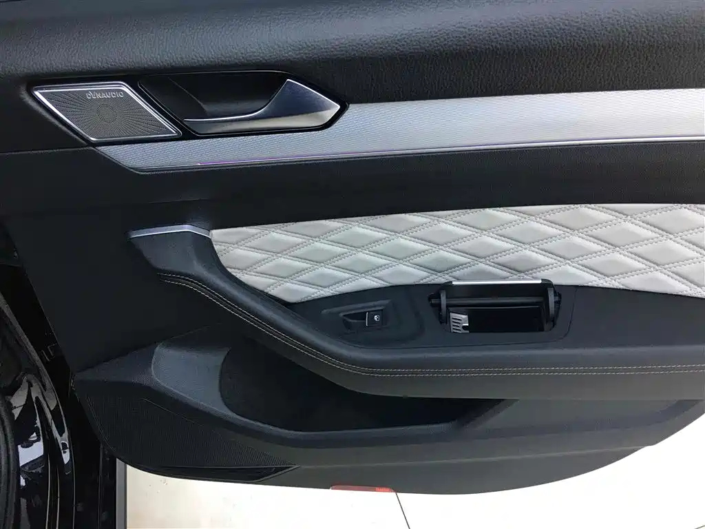 VOLKSWAGEN MAGOTAN 2022