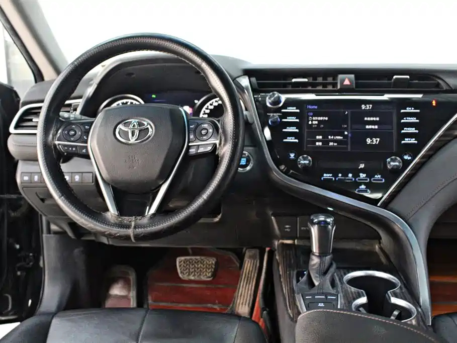 TOYOTA CAMRY 2018