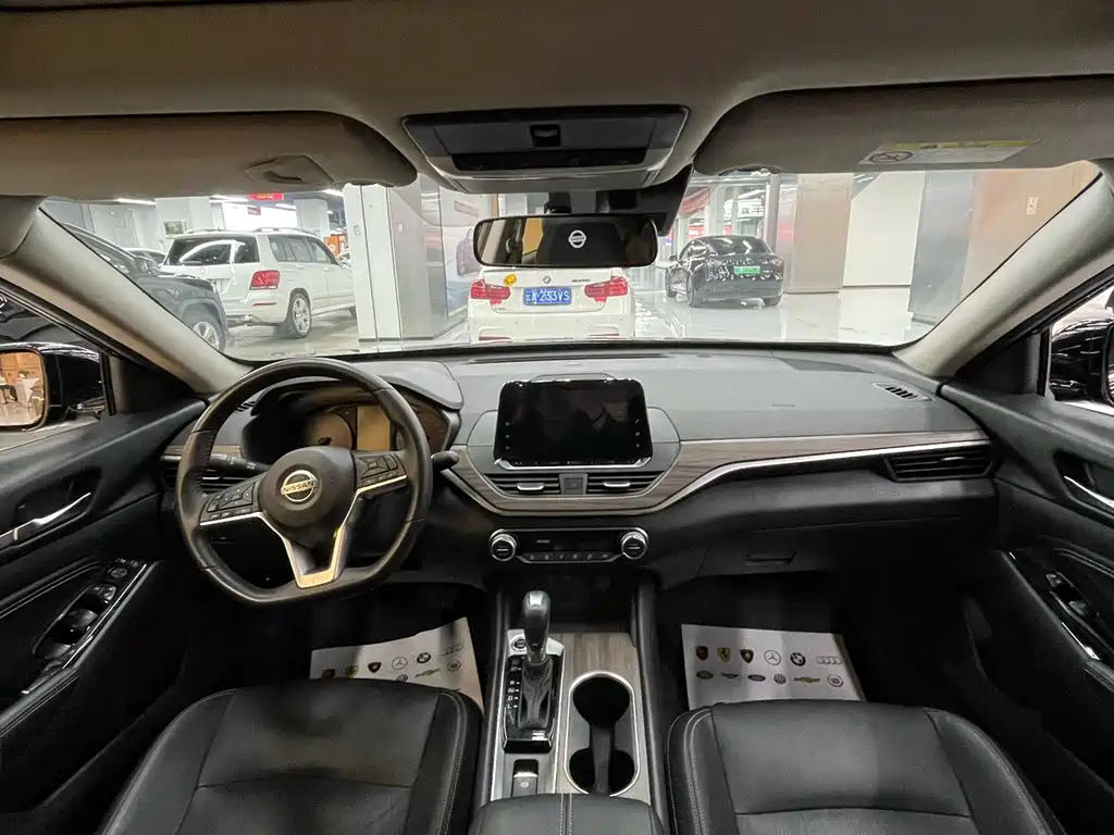 NISSAN TEANA 2022