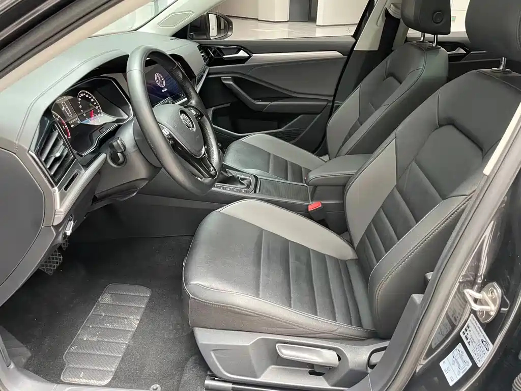 VOLKSWAGEN SAGITAR 2021