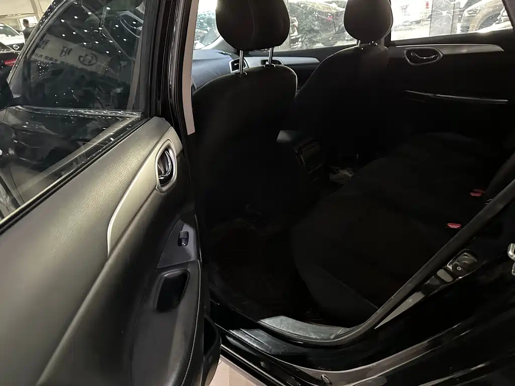 NISSAN SYLPHY 2020