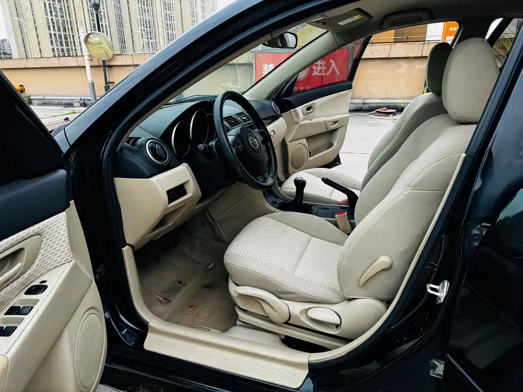 MAZDA 3 2009