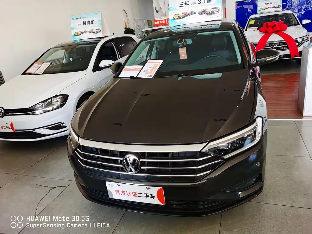 VOLKSWAGEN SAGITAR 2022