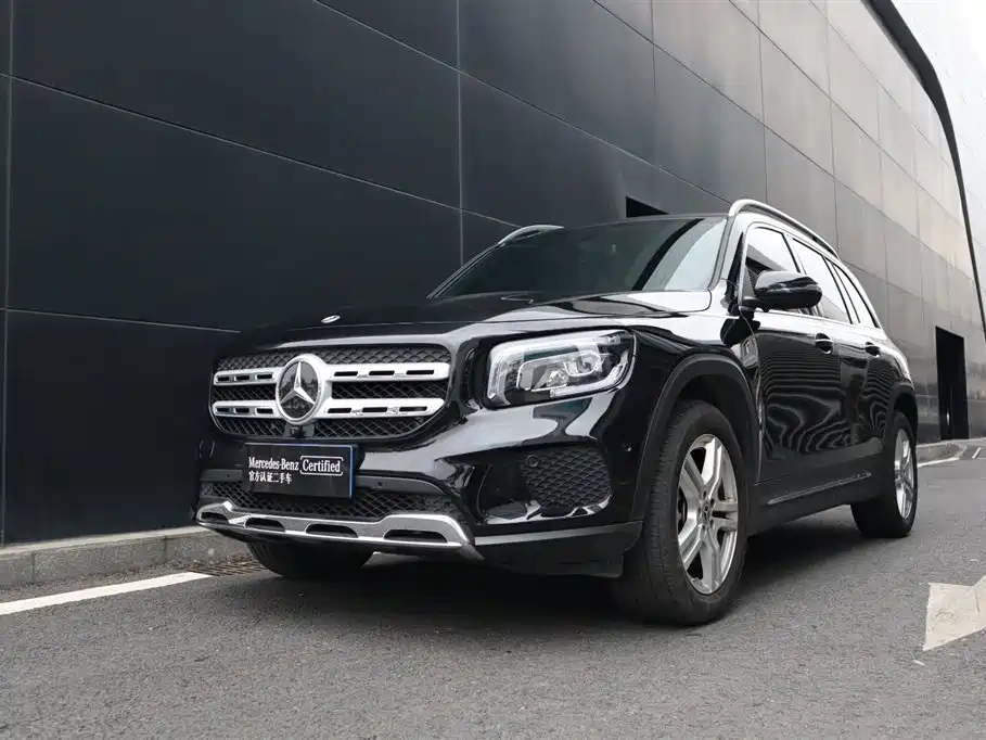 MERCEDES BENZ GLB 2023