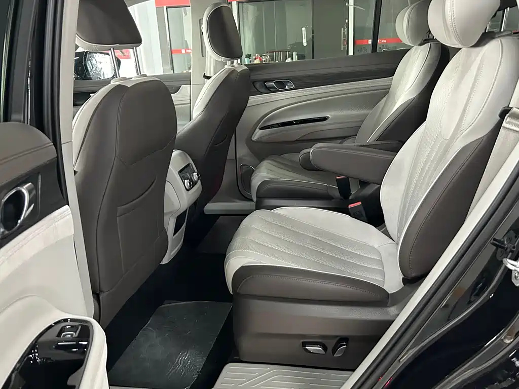 FORD EQUATOR 2023