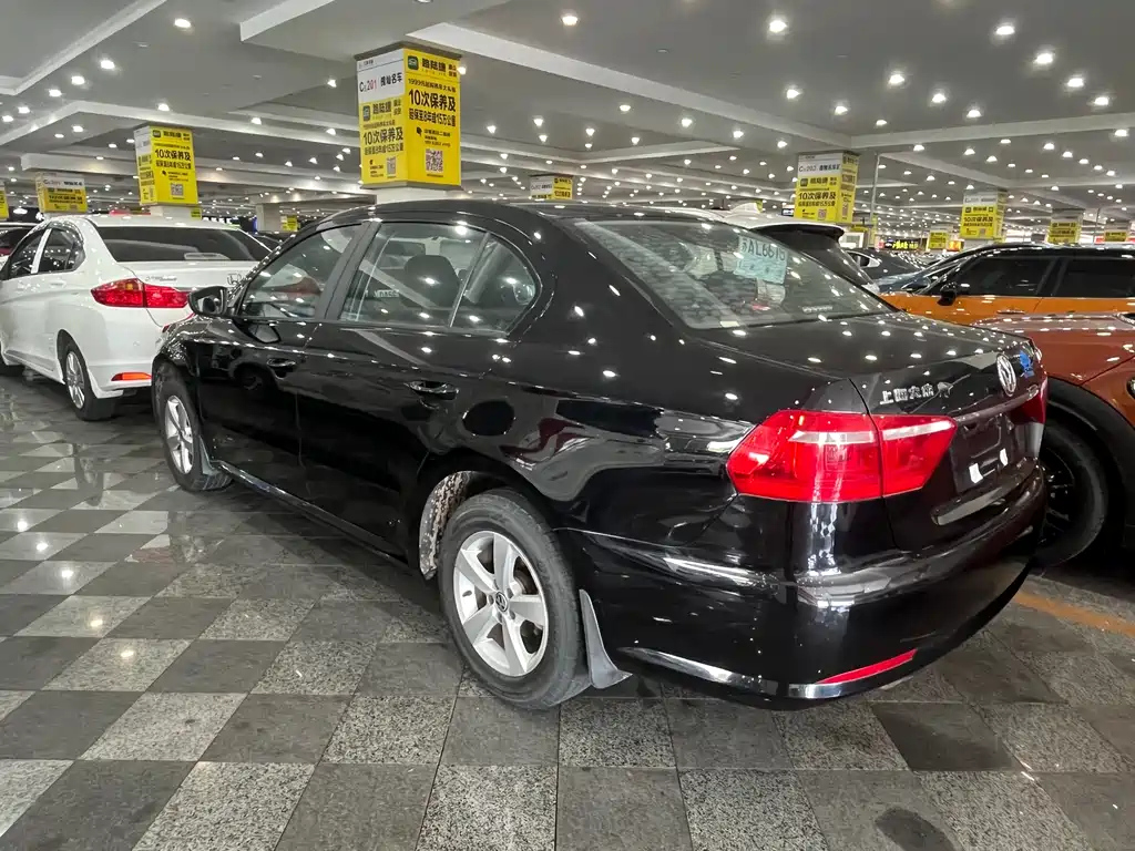 VOLKSWAGEN LAVIDA 2014