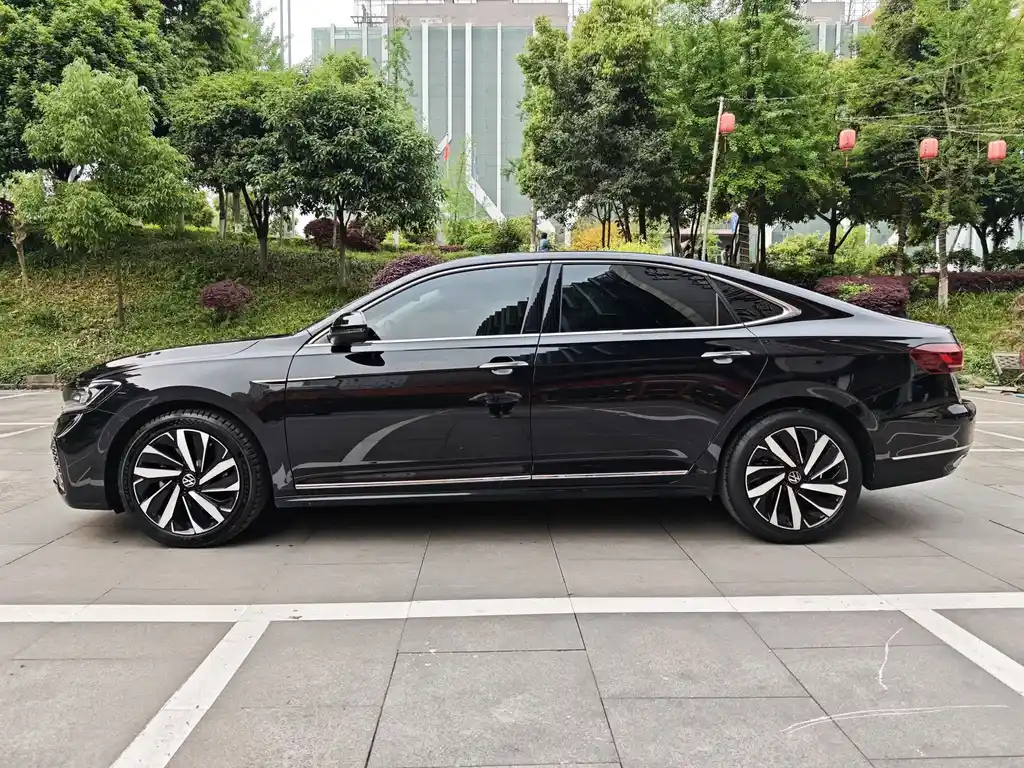 VOLKSWAGEN PASSAT 2022